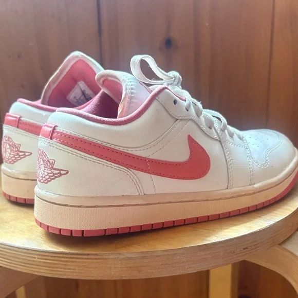 Nike Air Jordan 1 Low Shoes Pink Salt Guave Ice Sail Women Size 6 - Picture 2 of 3